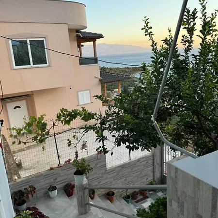 Sunlight Apartment&room Apartament Saranda
