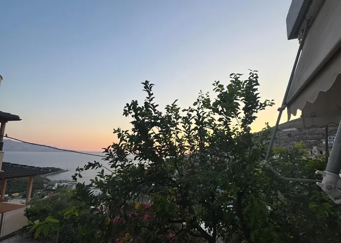 Sunlight Apartment&room Sarandë